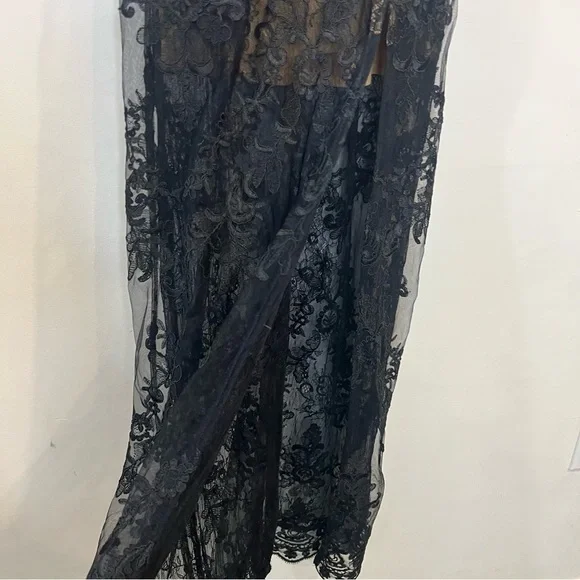 V. Chapman Ophilia lace maxi Dress in Black size 2